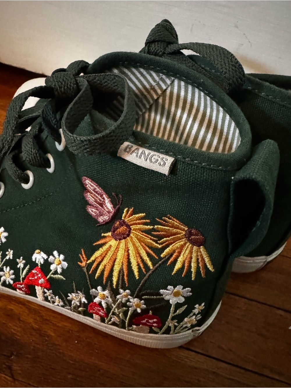Bangs Fluttering Fields High Top Shoes - Picture 10 of 12